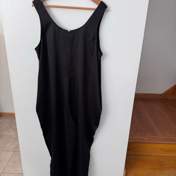 Universal Standard black satin v neck wide leg jumpsuit Size Small - Picture 6 of 6